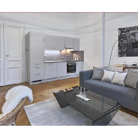 Luxurious, 2 Min To Casino And Roemertherme Apartment Baden Bagian luar foto