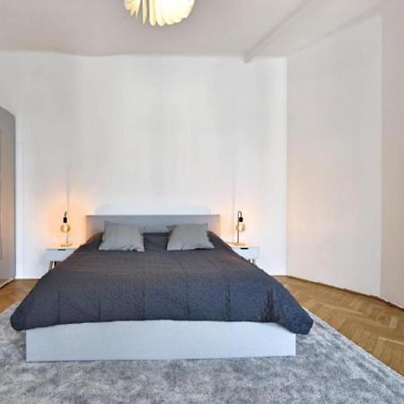 Luxurious, 2 Min To Casino And Roemertherme Apartment Baden Bagian luar foto