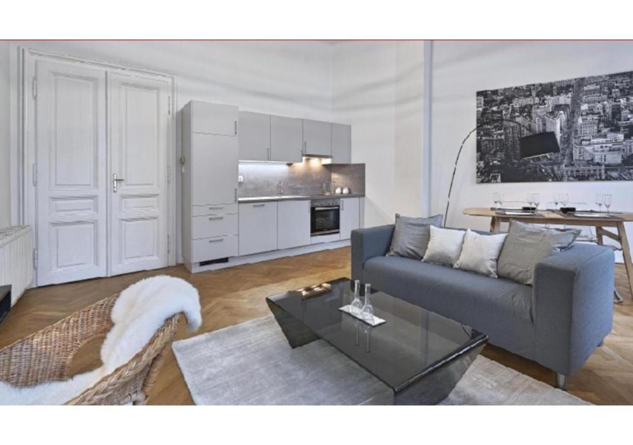 Luxurious, 2 Min To Casino And Roemertherme Apartment Baden Bagian luar foto