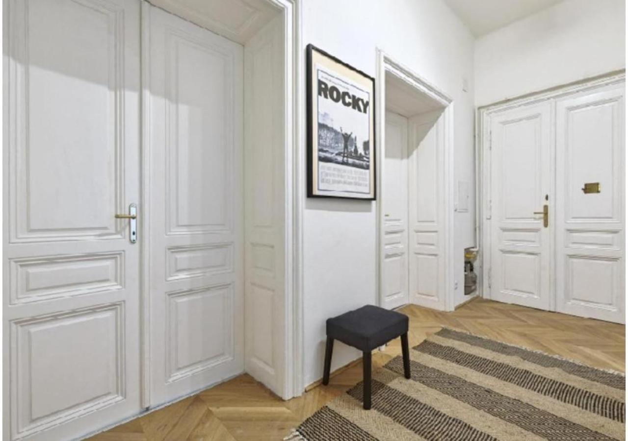 Luxurious, 2 Min To Casino And Roemertherme Apartment Baden Bagian luar foto