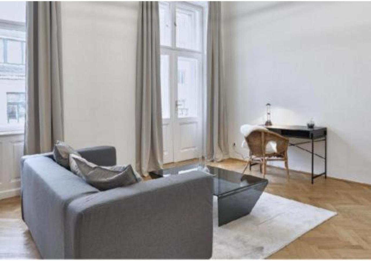 Luxurious, 2 Min To Casino And Roemertherme Apartment Baden Bagian luar foto