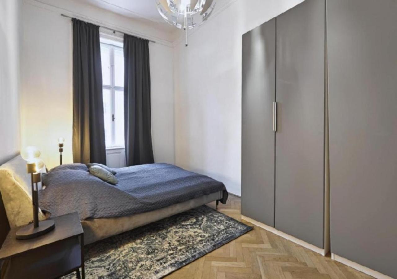 Luxurious, 2 Min To Casino And Roemertherme Apartment Baden Bagian luar foto