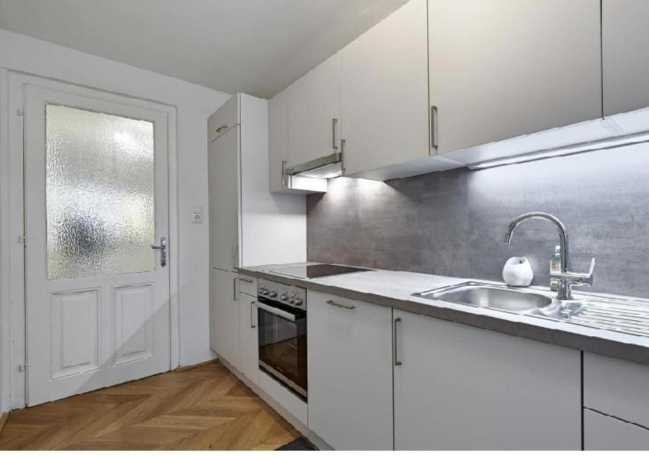 Luxurious, 2 Min To Casino And Roemertherme Apartment Baden Bagian luar foto