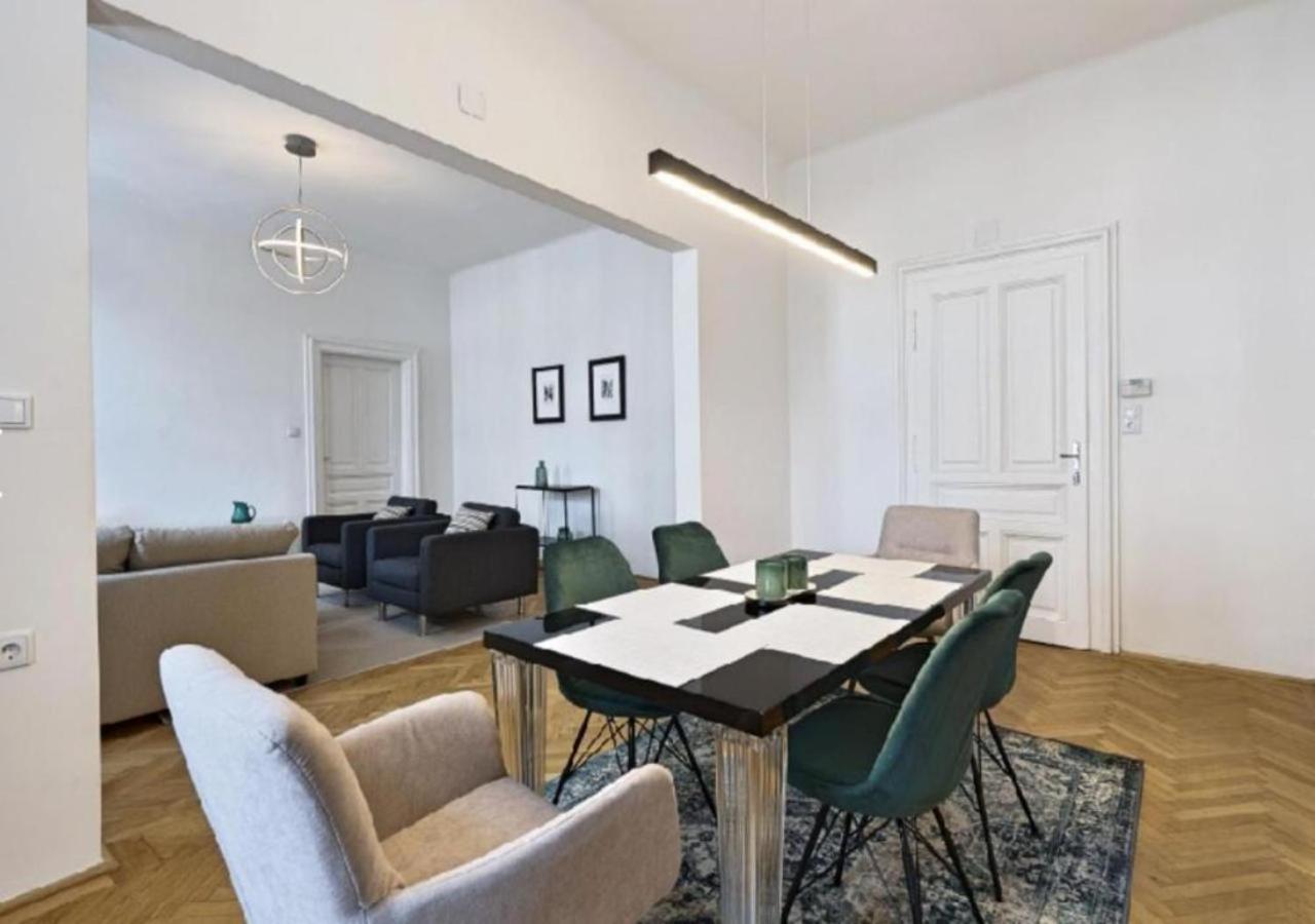 Luxurious, 2 Min To Casino And Roemertherme Apartment Baden Bagian luar foto