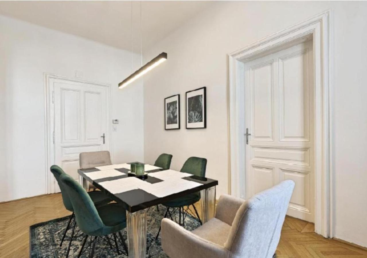 Luxurious, 2 Min To Casino And Roemertherme Apartment Baden Bagian luar foto