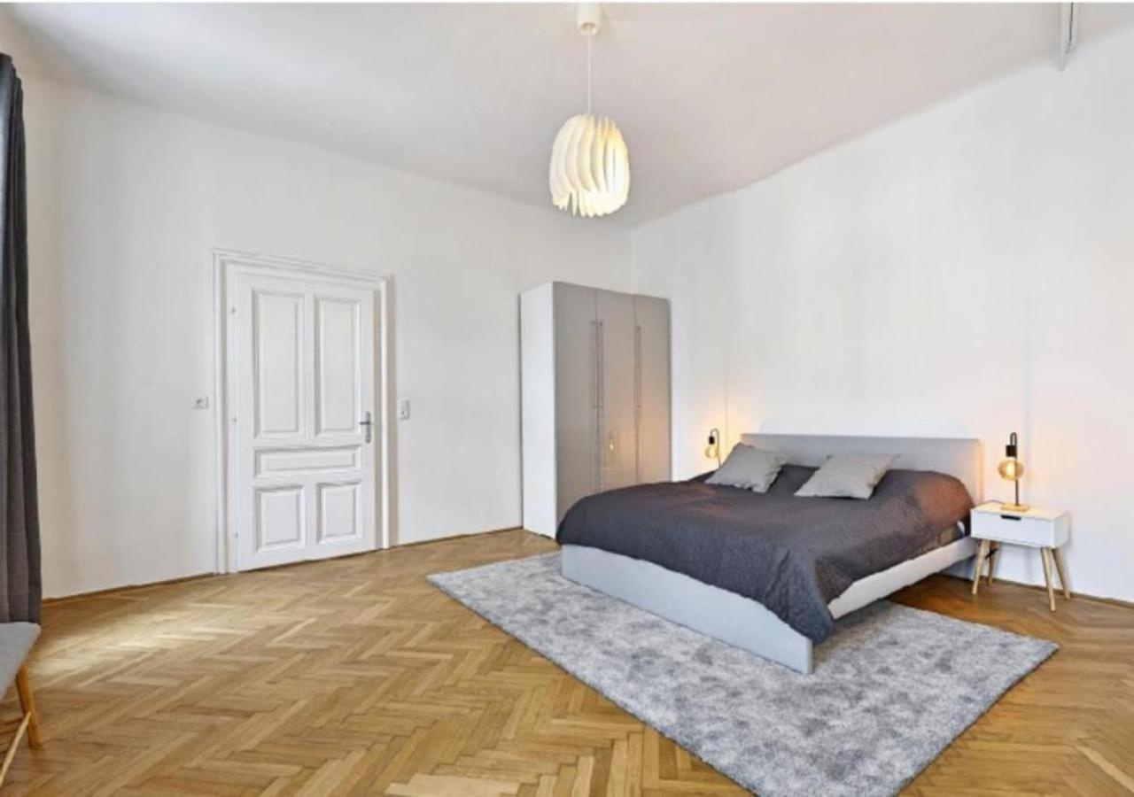 Luxurious, 2 Min To Casino And Roemertherme Apartment Baden Bagian luar foto